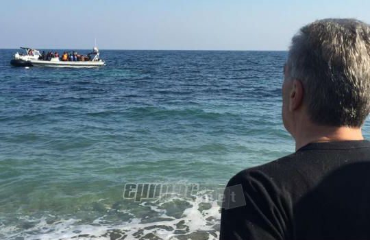 Ο δήμαρχος Λέσβου άφησε Τσίπρα- Σουλτς και πήγε… θάλασσα!