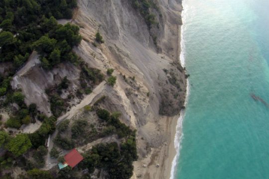Η Λευκάδα μετατοπίστηκε 36 εκατοστά νοτιότερα