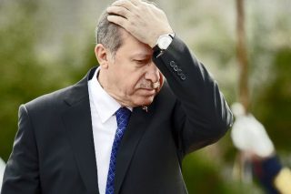 Ο Ερντογάν… κατέρριψε την τουρκική οικονομία