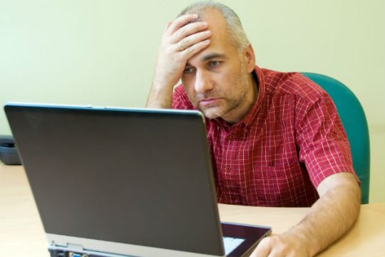 Γιατί οι εργαζόμενοι πάνε και άρρωστοι στη δουλειά τους;