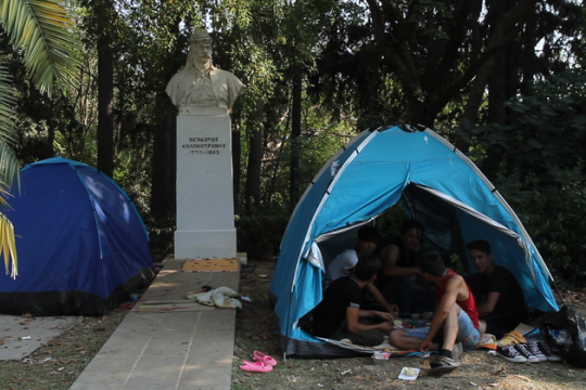 Η γιαγιά Νισά, ο Αλή και οι… ηλιόσποροι