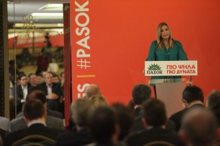 Ανακατατάξεις και περιοδείες