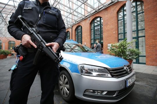 Σύλληψη υπόπτου για διακίνηση όπλων στη Γερμανία