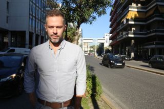 Στο θέατρο χρειάζεται το κακό παιδί που κρύβουμε μέσα μας