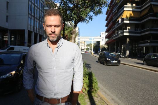 Στο θέατρο χρειάζεται το κακό παιδί που κρύβουμε μέσα μας