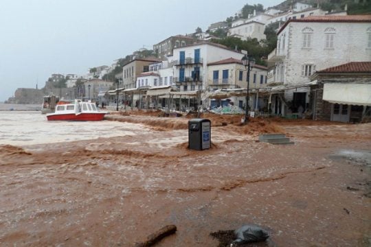 Παράταση σε δηλώσεις, οφειλές, εισφορές, τέλη στους δήμους που επλήγησαν από καταστροφές