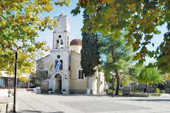 Στη σκιά της Ιστορίας