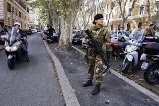 Διάλογος σε… κλίμα ανησυχίας
