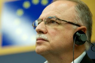 «Προφήτης» Παπαδημούλης: Το μνημόνιο τρώει τα παιδιά του