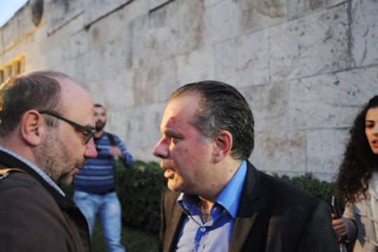 Μήνυμα Κουμουτσάκου μέσω twitter για τη φασιστική επίθεση εναντίον του