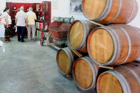 «Καμία οινοπαραγωγός χώρα δεν επέβαλε φόρο στο κρασί»