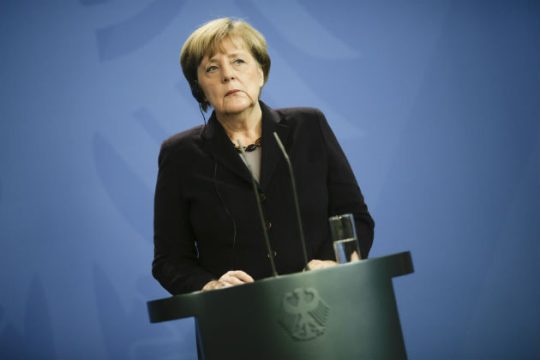 «Καμπανάκι» Μέρκελ για ένοπλες συγκρούσεις λόγω προσφυγικού