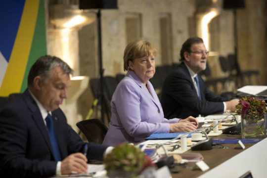 Τρέχουν να βρουν 3 δισ. για τον Ερντογάν