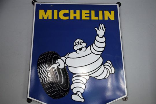 Ευρωπαϊκό «λουκέτο» επί τρία βάζει η Michelin