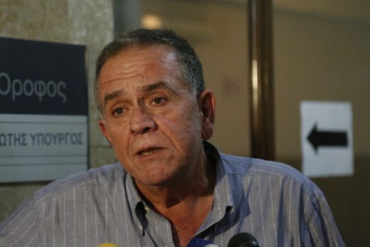 Απορρίπτει το γκρέμισμα του φράκτη ο Γ. Μουζάλας