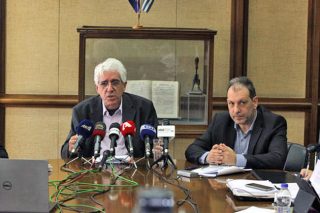 Πρώτα συμβίωση και βλέπουμε για γάμο και υιοθεσία