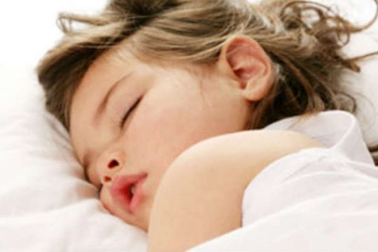 Μικρή διάρκεια ύπνου οδηγεί σε παιδική παχυσαρκία