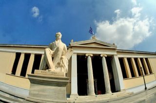 Τροπολογία για τους εισακτέους των Πανελλαδικών Εξετάσεων
