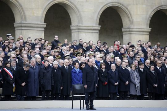 Η Γαλλία τίμησε τους νεκρούς της 13ης Νοεμβρίου