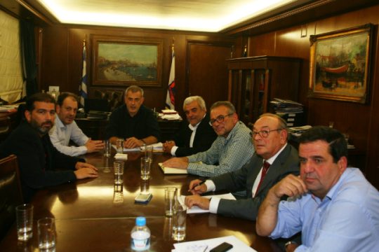 Σύσκεψη στο δημαρχείο Πειραιά για τα δικαστήρια