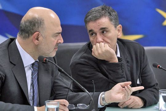 Μαστίγιο και καρότο για τα 10 δισ.