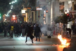 «Επεισοδιακή» μαζικότητα