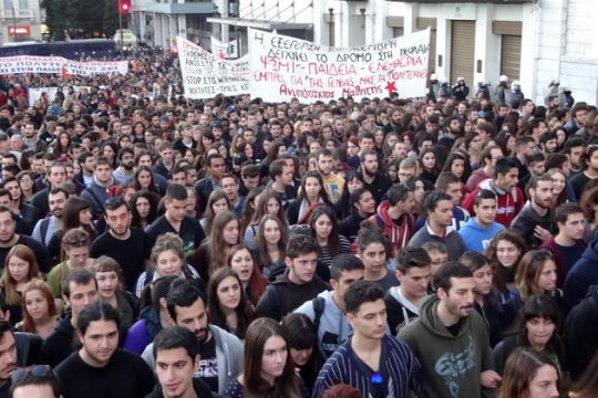 Πορεία 30.000 στη σκιά του Παρισιού