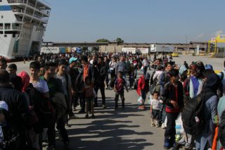 Βοήθεια για τους πρόσφυγες από την Παμπειραϊκή Πρωτοβουλία