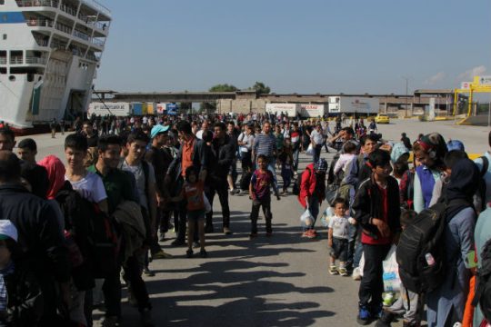 Βοήθεια για τους πρόσφυγες από την Παμπειραϊκή Πρωτοβουλία
