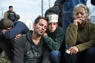 150 απελπισμένοι στον δρόμο για την Αθήνα