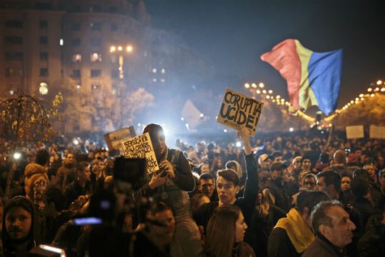 Φουντώνει η οργή κατά της Εκκλησίας