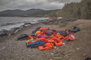 Τους διακινητές ποιος θα τους σταματήσει;