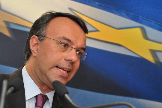 «Σε καθοδικό σπιράλ η ελληνική οικονομία»