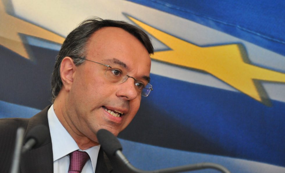 «Σε καθοδικό σπιράλ η ελληνική οικονομία»