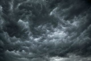 Πάειναν ζμπουρεία κι σκότουσαν του τέρας ν’ τρόικα