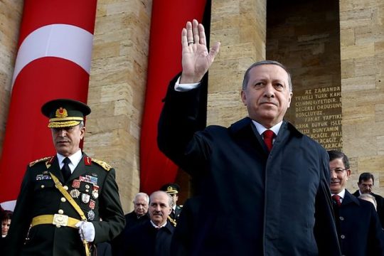 Ο Ερντογάν έχει τώρα το «πάνω χέρι» και στο προσφυγικό
