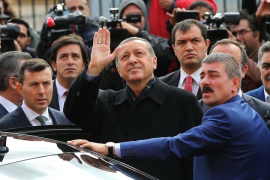 Eπέστρεψε μεν αλλά…