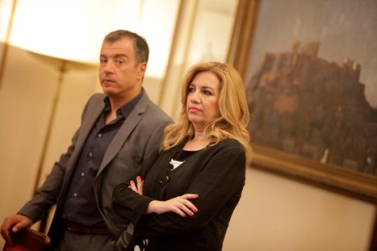 Δειλά και αργά βήματα στην Κεντροαριστερά
