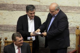 Λιτότητα 5,7 δισ. φέρνει ο προϋπολογισμός του 2016