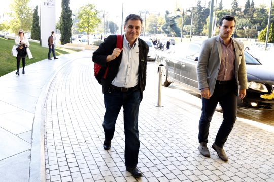 Πολύωρες διαπραγματεύσεις για να κλείσουν τα ανοιχτά μέτωπα