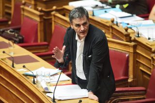 Ερχεται ένα δύσκολο 2016