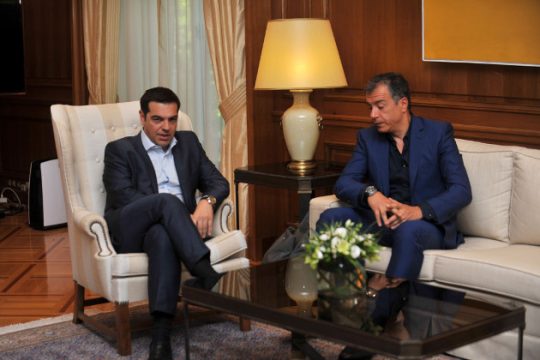 Θεοδωράκης κατά Τσίπρα μέσω… Βενιζέλου