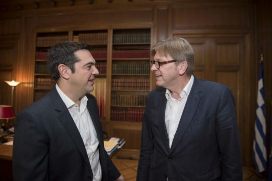 Θετικός ο Φερχόφστατ για συμμετοχή Ευρωκοινοβουλίου στο ελληνικό ζήτημα