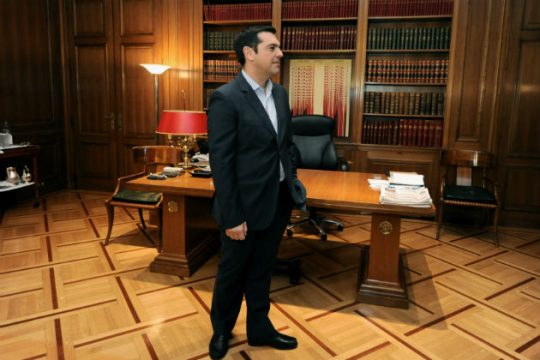 «Κόκκινα» δάνεια και πλειστηριασμοί στην κυβερνητική ατζέντα