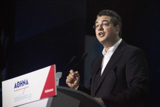 Απ. Τζιτζικώστας, ένας νέος… απ’ τα παλιά