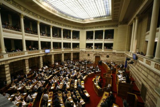 Προαπαιτούμενα με πλειοδοσία «πατριωτισμού»