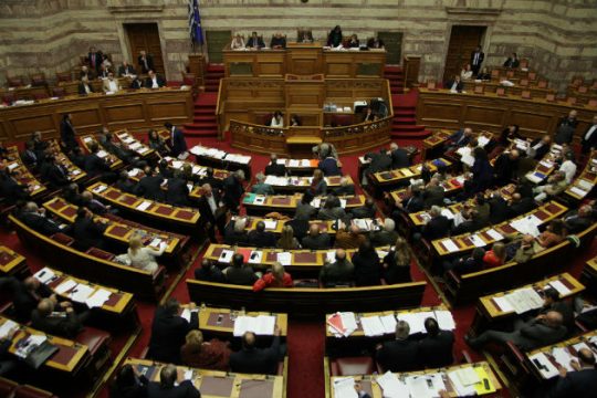 Live η συζήτηση του πολυνομοσχεδίου στις Επιτροπές