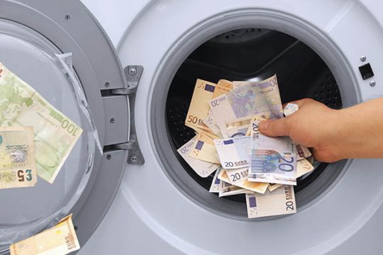 Υπάρχουν στοιχεία και για υποθέσεις ξεπλύματος μαύρου χρήματος