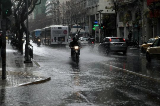 Βροχερό και κρύο Σαββατοκύριακο