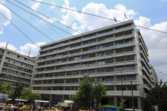 Μόνιμη η «τρύπα» στα έσοδα